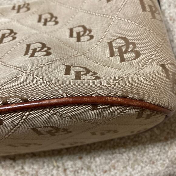 DOONEY & BOURKE SMALL TAN, BROWN SIGNATURE PRINT SHOLDER BAG - Picture 12 of 13